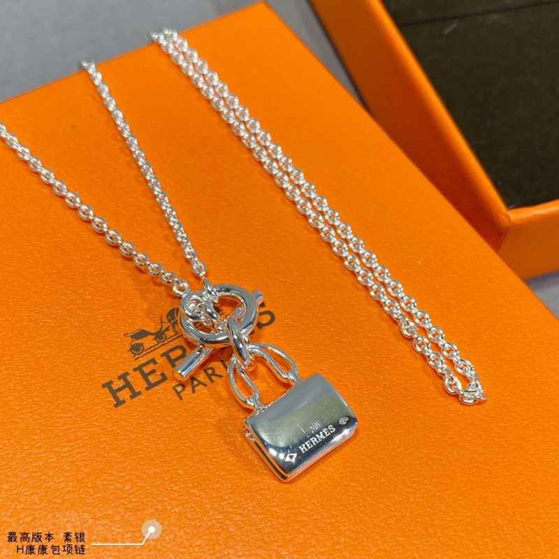 H**me5 necklaces